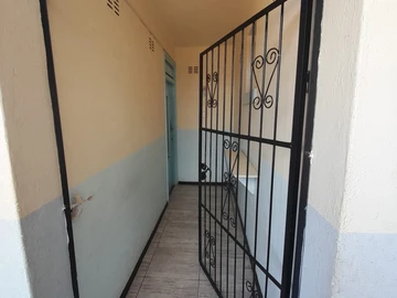 Neat 1 bedroom flat  for immediate occupation - Avenues