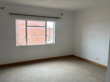 2 Bedroom Flat & Apartment