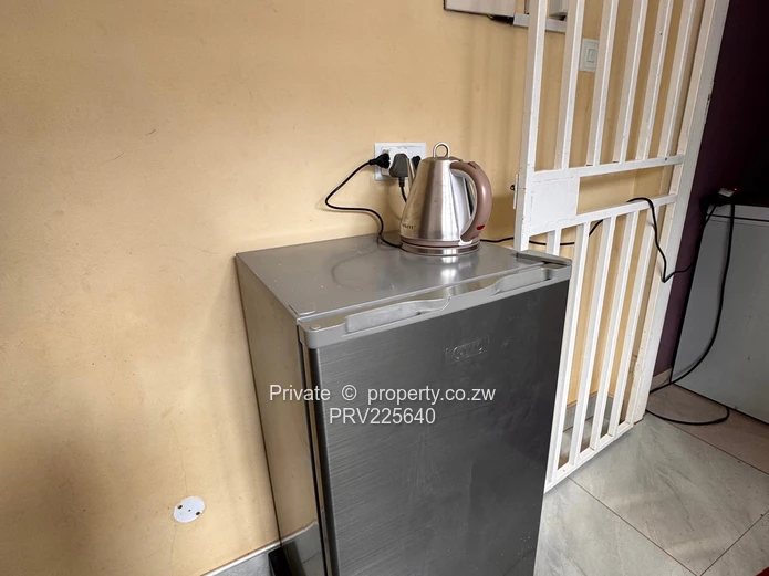 Neat fully furnished 4 bedroomed cottage to rent in Pomona (Sole Mandate)