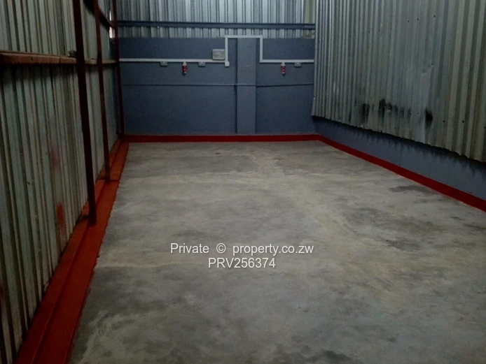 WILLOWVALE - 140sqm MULTI PURPOSE WORKSHOP / WAREHOUSE + 30sqm OFFICES TO LET (Sole Mandate)