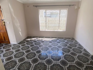 2 Bedroom Flat & Apartment