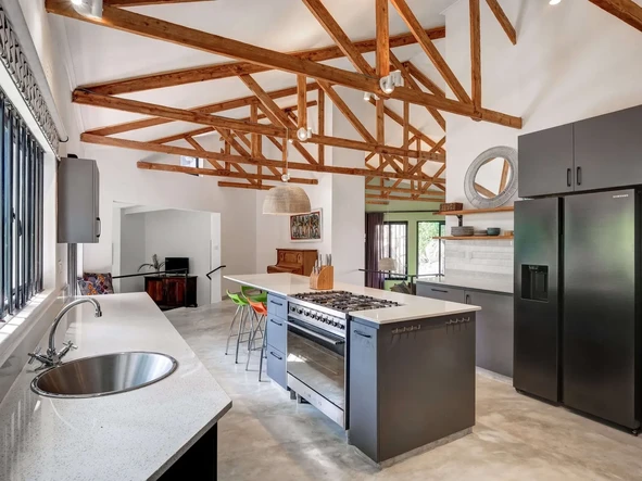 5 Bedroom House