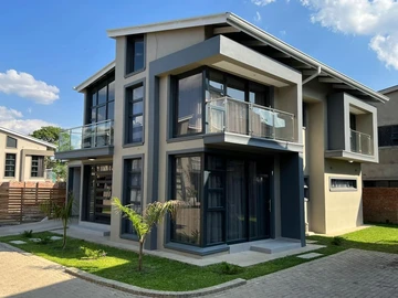 3 Bedroom Flat & Apartment