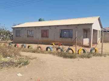 7 Roomed House in Zengeza 3 Extension chitungwiza 