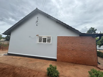  Neat 3 bedroom house with carport and storeroom