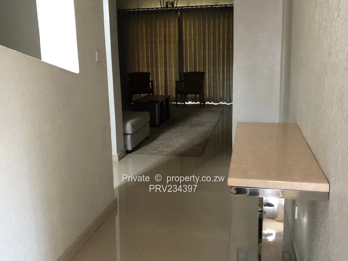 Beautifully Renovated Highlands Townhouse (With Modern Finishings) (Sole Mandate)