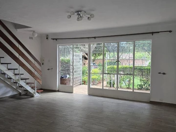 2 Bedroom Flat & Apartment