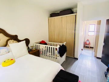 3 Bedroom Flat & Apartment