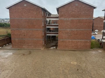 2 Bedroom Flat & Apartment