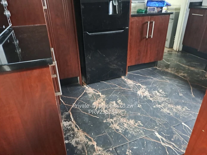 House to let (Sole Mandate)