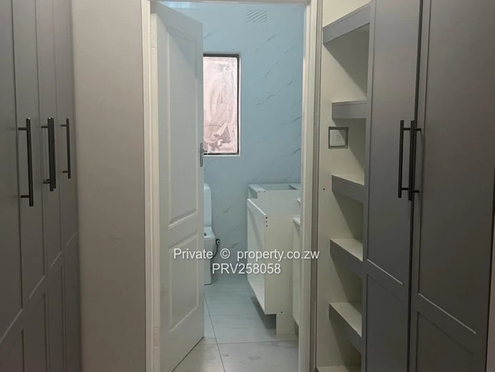 Newly built modern house to let immediately 