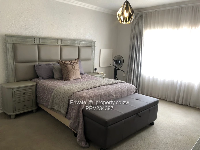 Beautifully Renovated Highlands Townhouse (With Modern Finishings) (Sole Mandate)