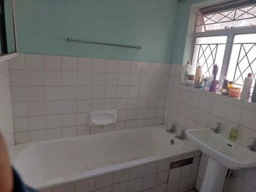 2 Bedroom Flat & Apartment