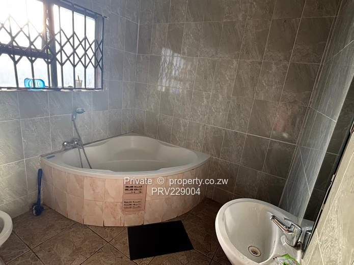 Chinhoyi Property For Rent!!!