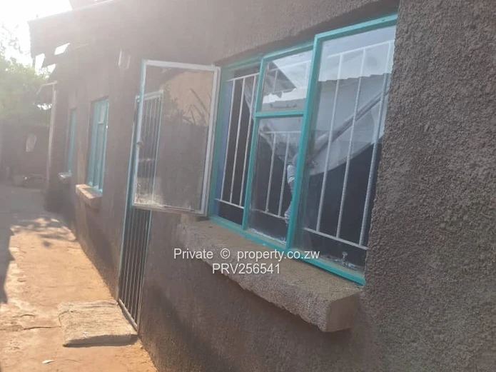 Chitungwiza Unit O, house for sale