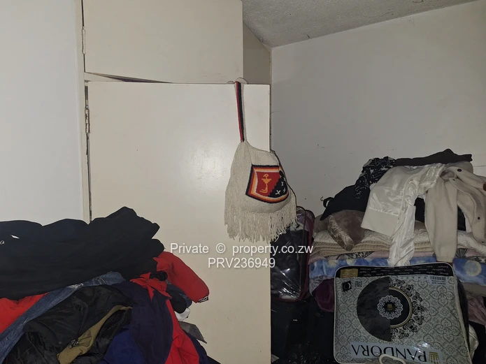 2 bed flat available 