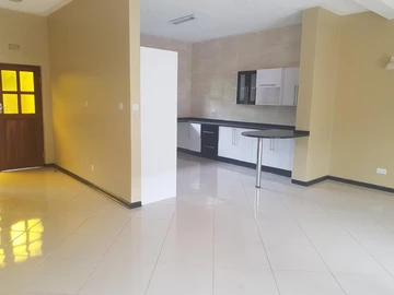 Emmaculate 3 bedroomed flat