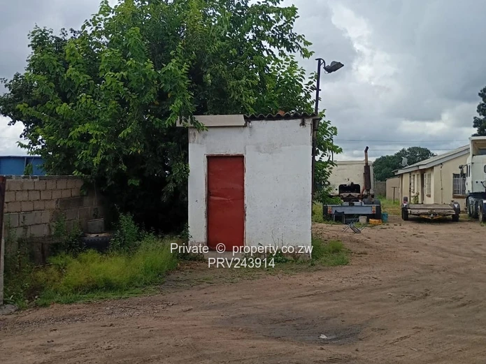 Kelvin Industrial Workshop — Walled Yard & Workshop 3,793m² (Sole Mandate)