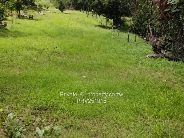 2-Acre Domboshawa Stand - Bushveld & Valley Views