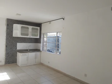 3 Bedroom Flat & Apartment