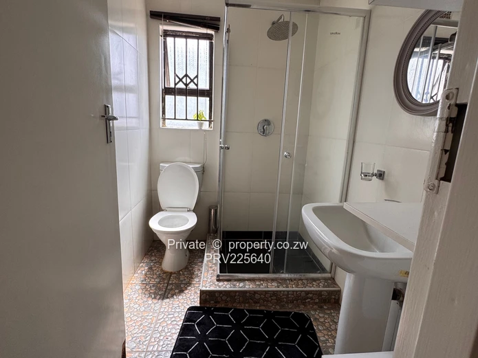 Neat fully furnished 4 bedroomed cottage to rent in Pomona (Sole Mandate)