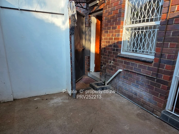 Fully Renovated 2-Bedroom Garden Flat to Rent in Greystone Park – Tranquil Living Among  Trees