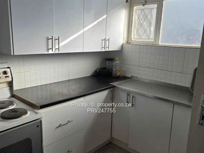 Spacious 2 bedroom apartment near Greenwood Park