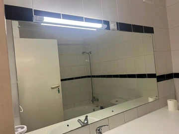 2 Bedroom Flat & Apartment