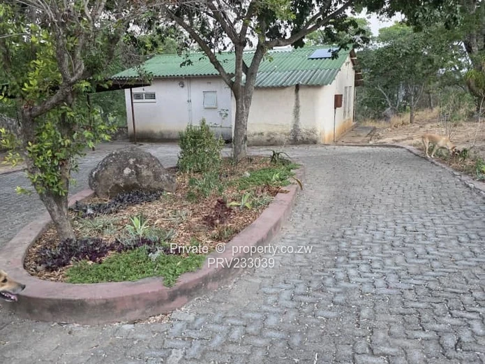 Self contained 2 bedroomed cottage available in Greystone Park