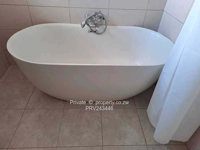 Neat 2 bed duplex garden flat for Rent