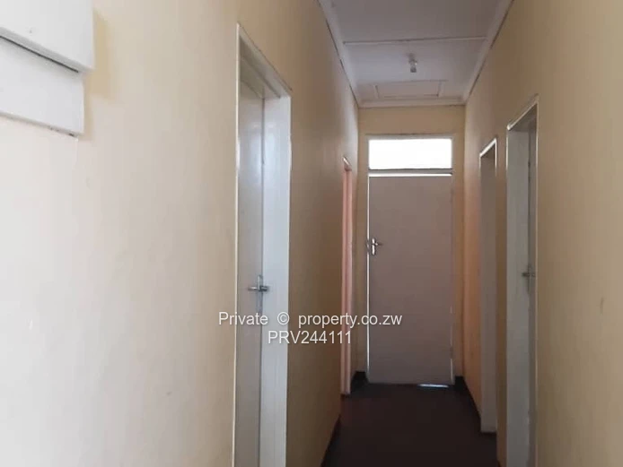 New 5-Bed Chitungwiza Home, Brick & Walled Yard, Fully serviced area (Sole Mandate)