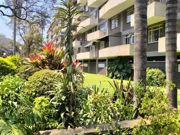 2 Bedroom Flat & Apartment