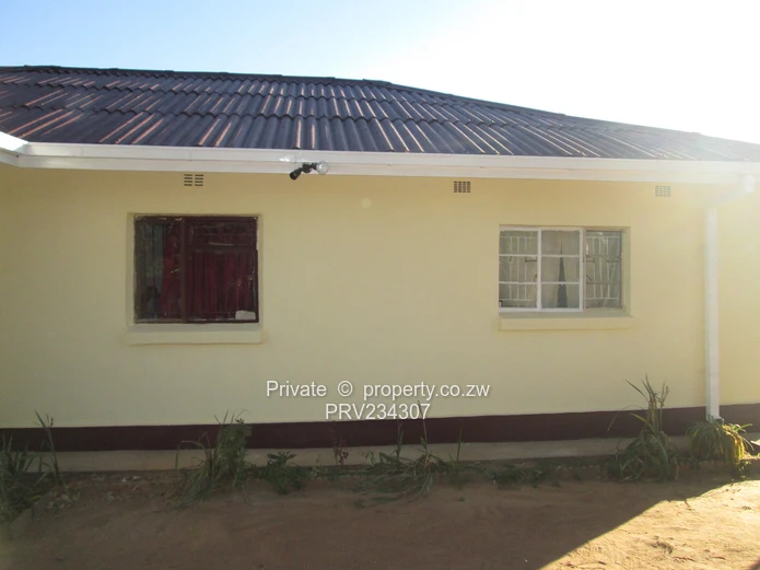 Queensdale Main House $570 (Sole Mandate)