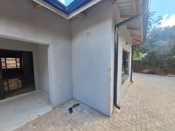 3 Bedroom Garden Flat