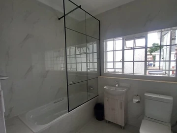 4 Bedroom Garden Flat