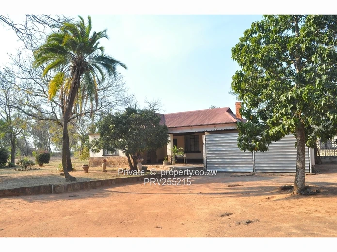 4 Bedrooms house in Burnside on 7614m2