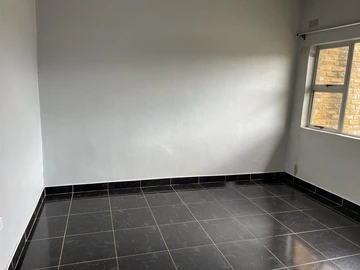 2 Bedroom Flat & Apartment