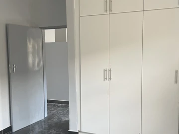 2 Bedroom Flat & Apartment