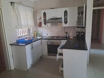 3 Bedroom Flat & Apartment