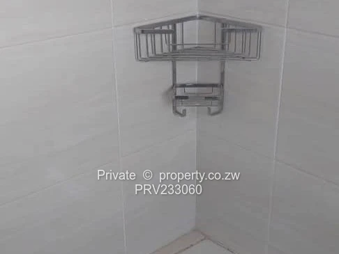 Neat detached bedsitter/flatlet to let in Avondale West 