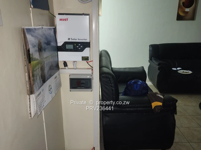 Beautiful and neat 2bed flat in Mufakose , Mukonono Rd. All floors are tiled .