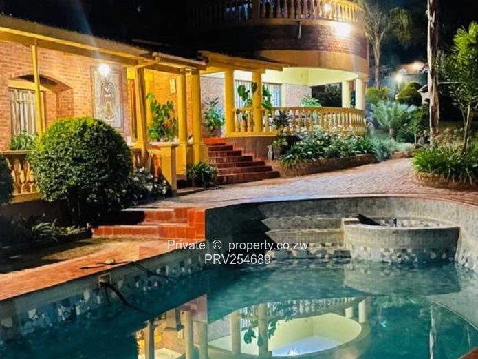 Executive 9bd dble storey house designed as a lodge 