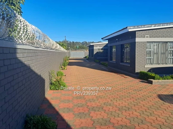 3 Bedroom Cluster To Let In Fairview - Westgate (Sole Mandate)