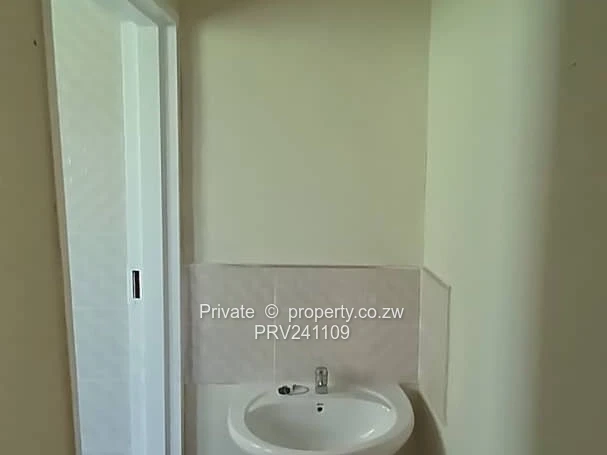 Cozy 3 Bedroomed Cottage Emerald Hill Available for Rental