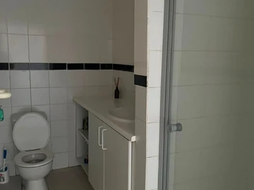 2 Bedroom Flat & Apartment