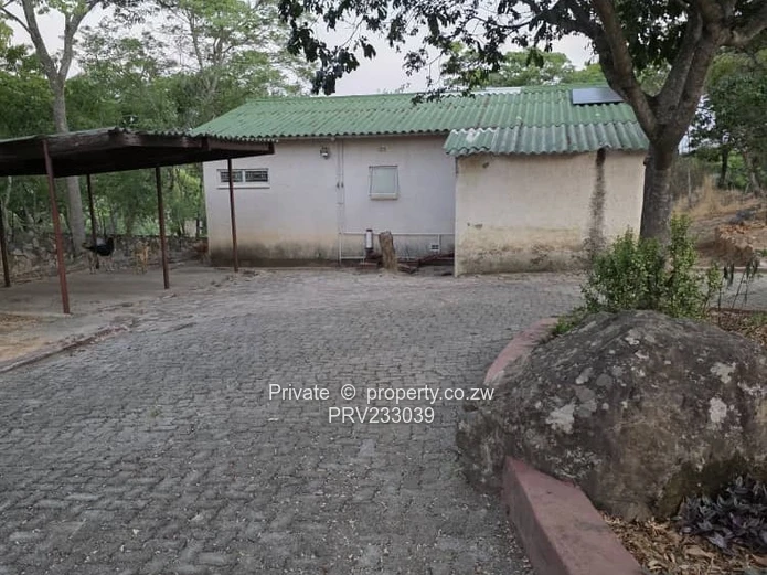 Self contained 2 bedroomed cottage available in Greystone Park