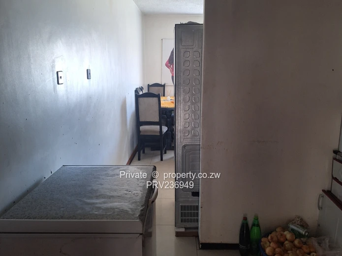 2 bed flat available 