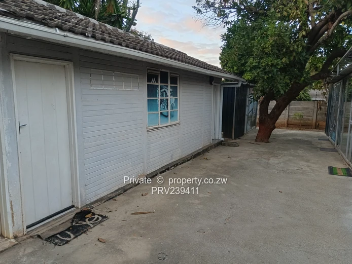 Shop/Office for Rent in Gunhill