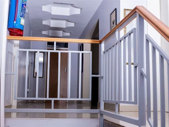 9 Bedroom House