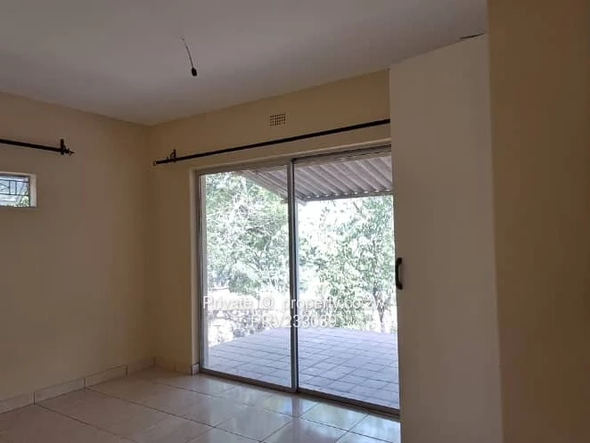 Self contained 2 bedroomed cottage available in Greystone Park